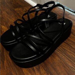 Platform sandals